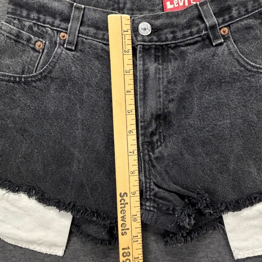 Levis Denim Shorts Womens 26 Cutoff Frayed Hem Distressed Black 550 Relaxed Fit - Picture 7 of 10